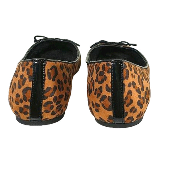 NWT Chico's, Cheetah print faux fur lined slip on Ballet flats. 7.5 - Picture 5 of 11